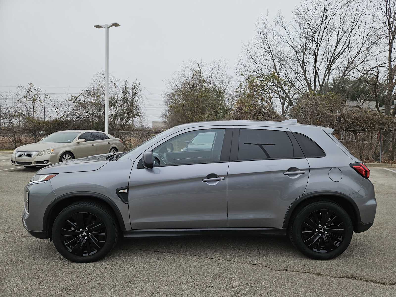 Thumbnail: 2023 Mitsubishi Outlander Sport - 4