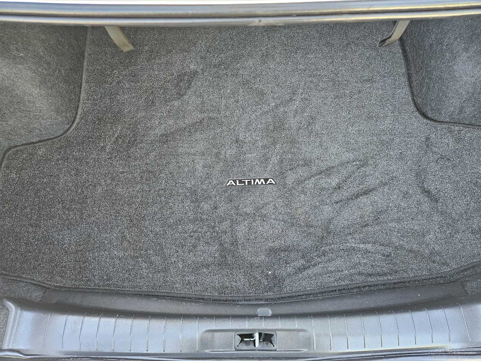 Thumbnail: 2014 Nissan Altima - 31