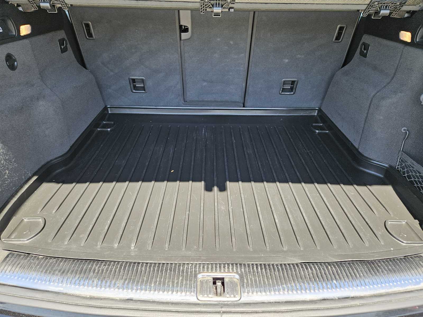 Thumbnail: 2010 Audi Q5 - 31
