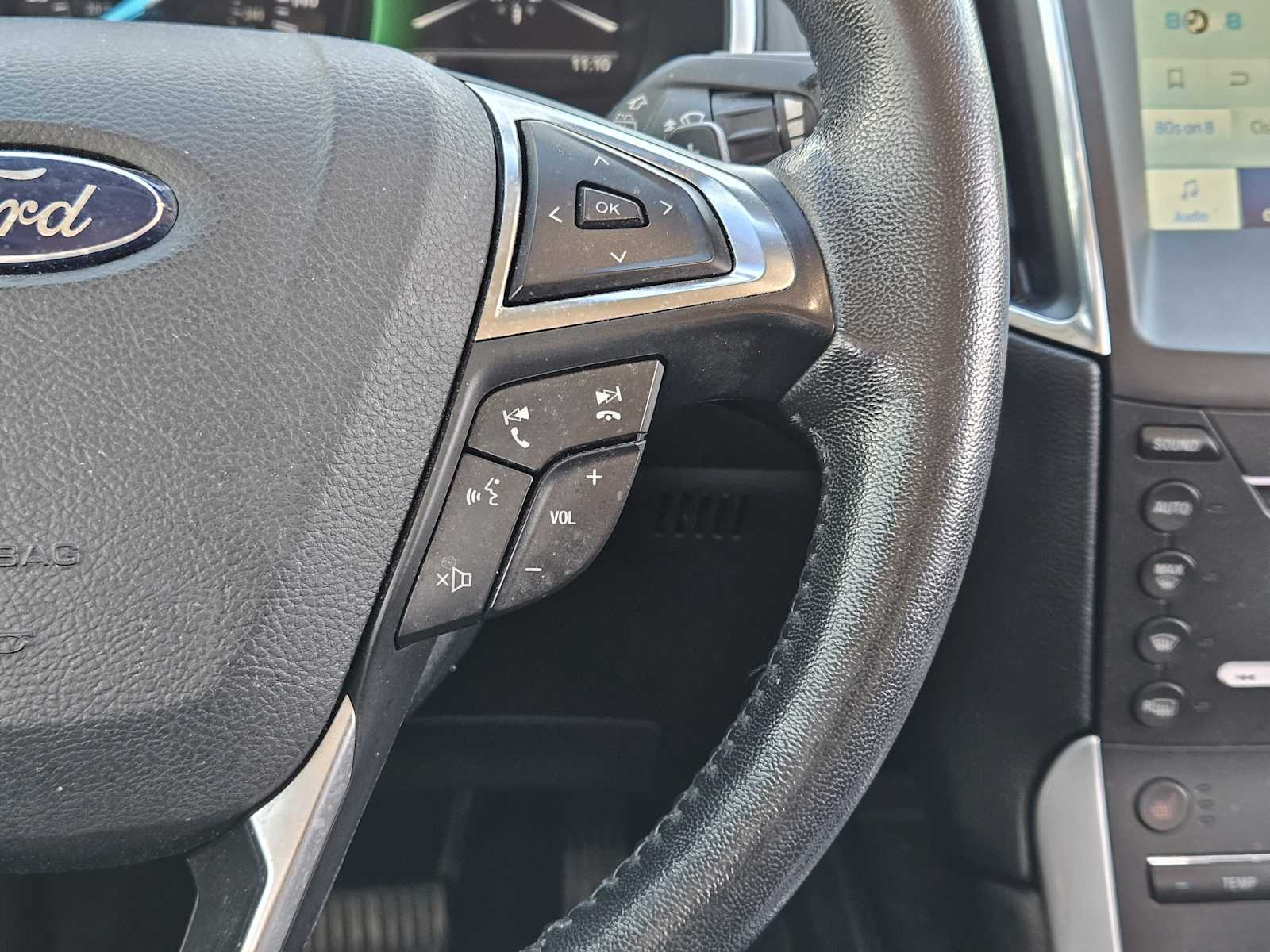 Thumbnail: 2017 Ford Edge - 28