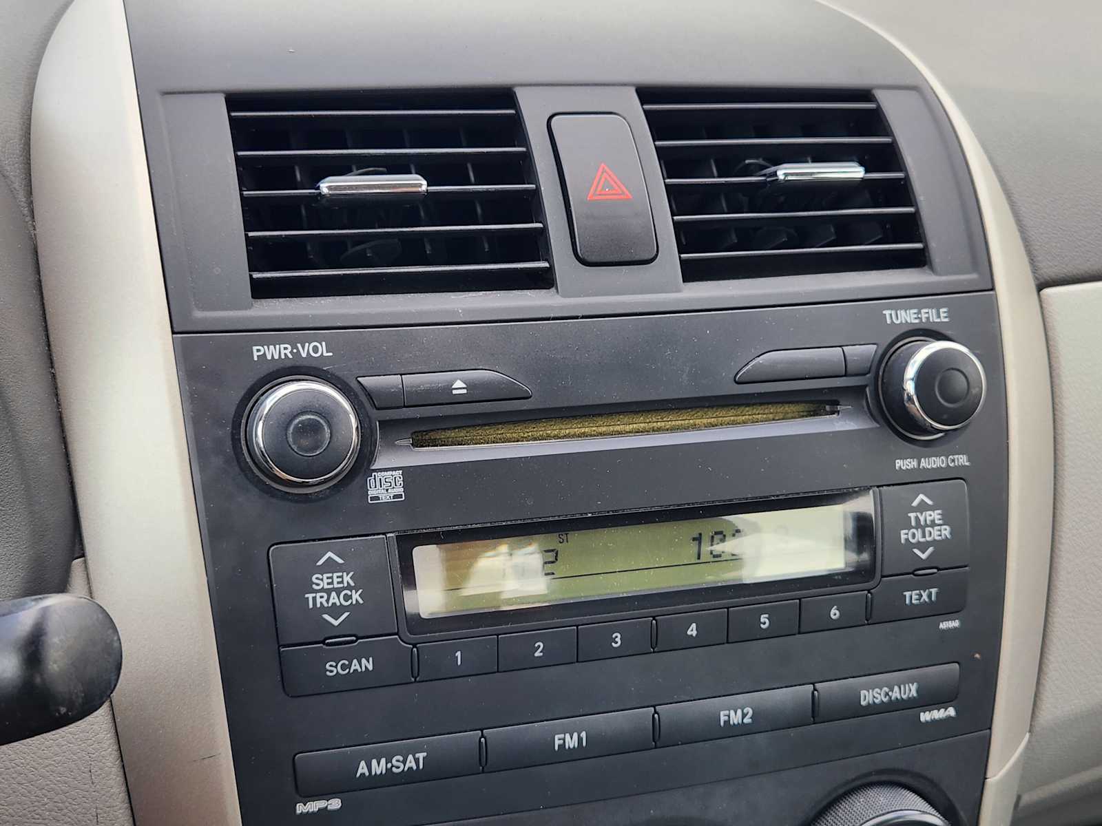 Thumbnail: 2010 Toyota Corolla - 17