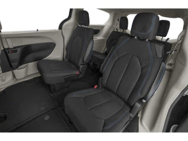 Thumbnail: 2021 Chrysler Pacifica - 16