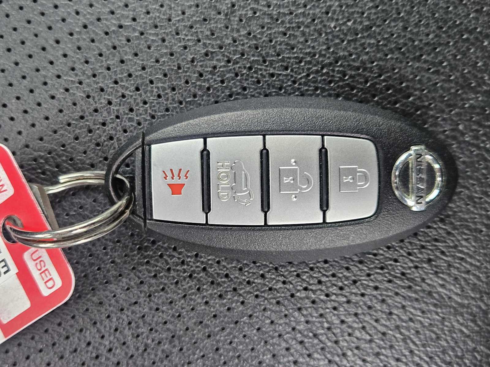 2014 Nissan Rogue SL 32