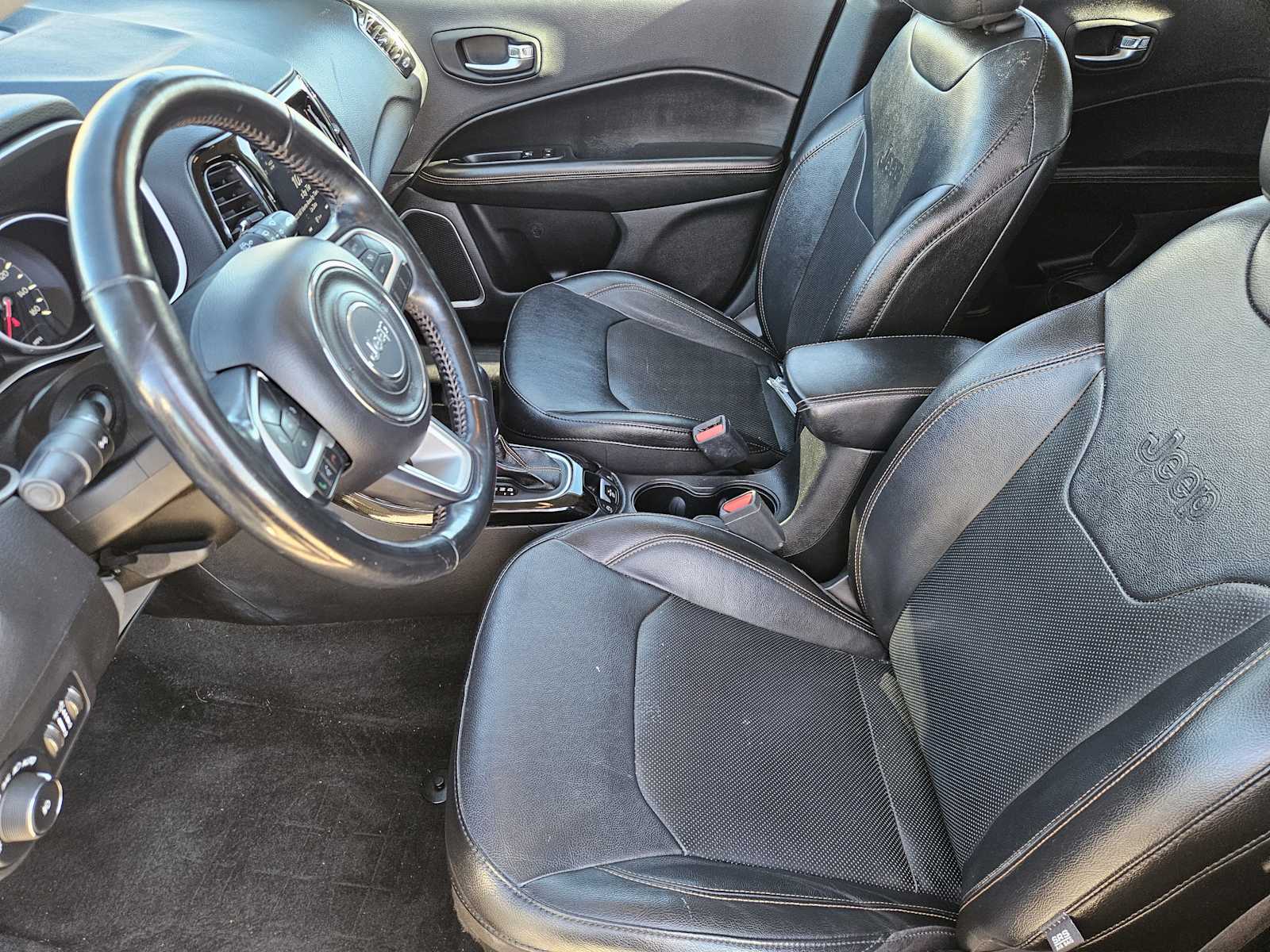 Thumbnail: 2020 Jeep Compass - 13