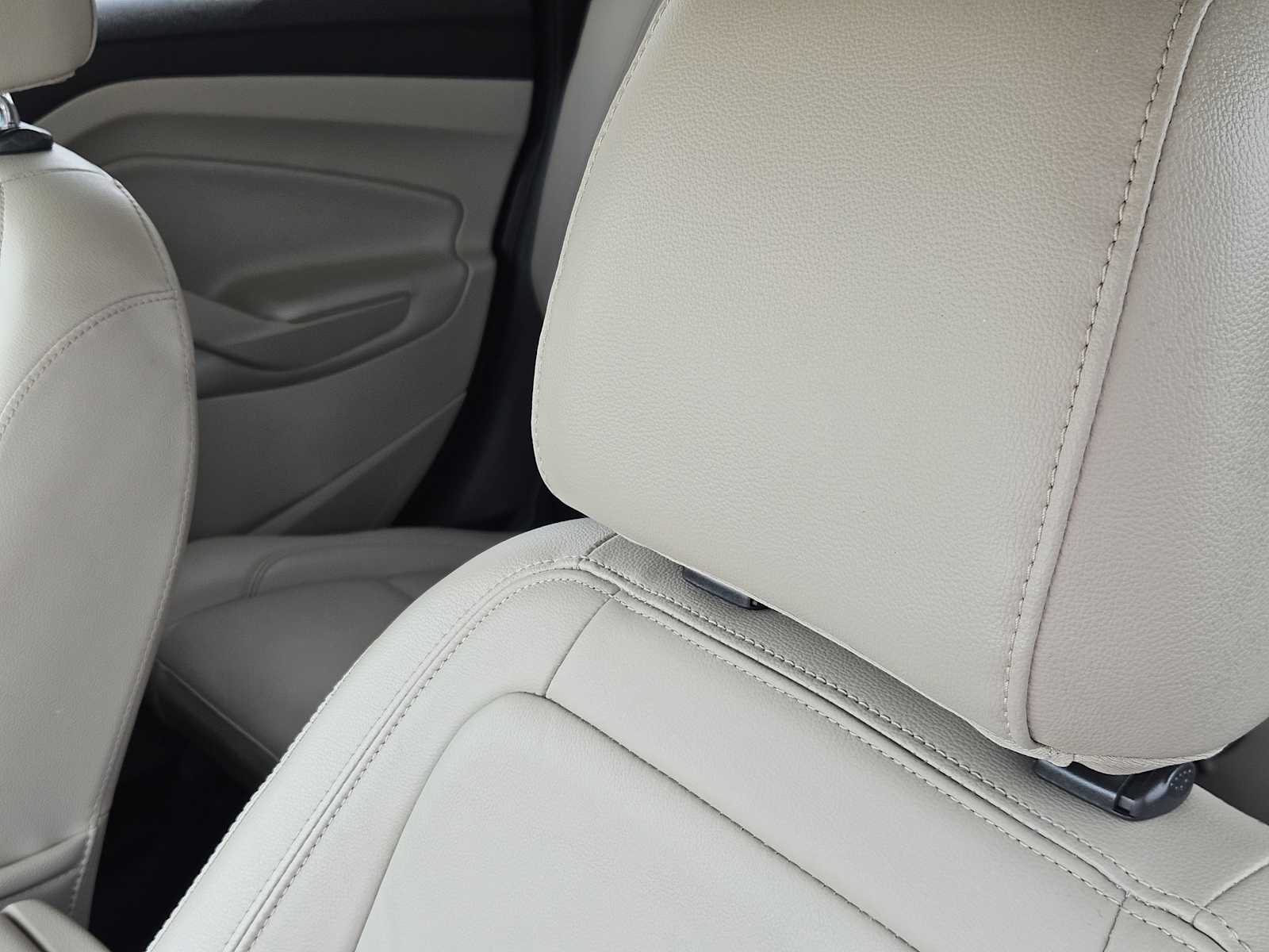 Thumbnail: 2017 Ford Escape - 15