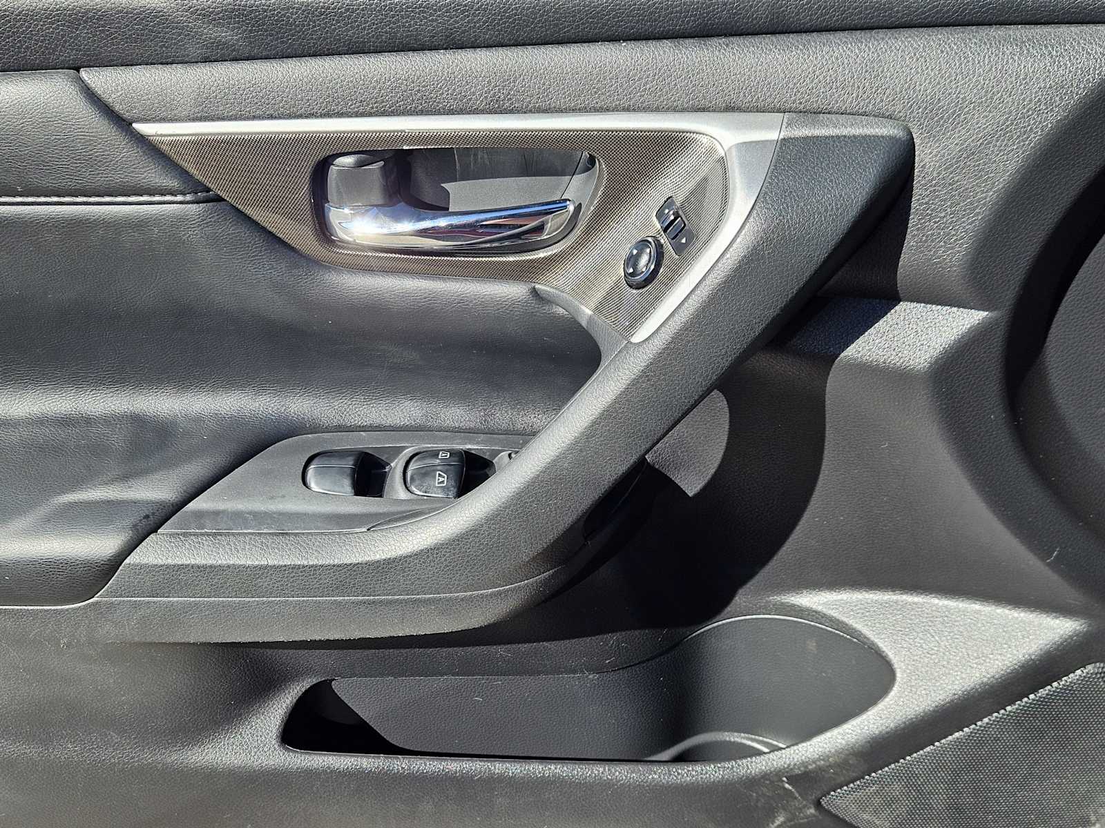 Thumbnail: 2013 Nissan Altima - 23