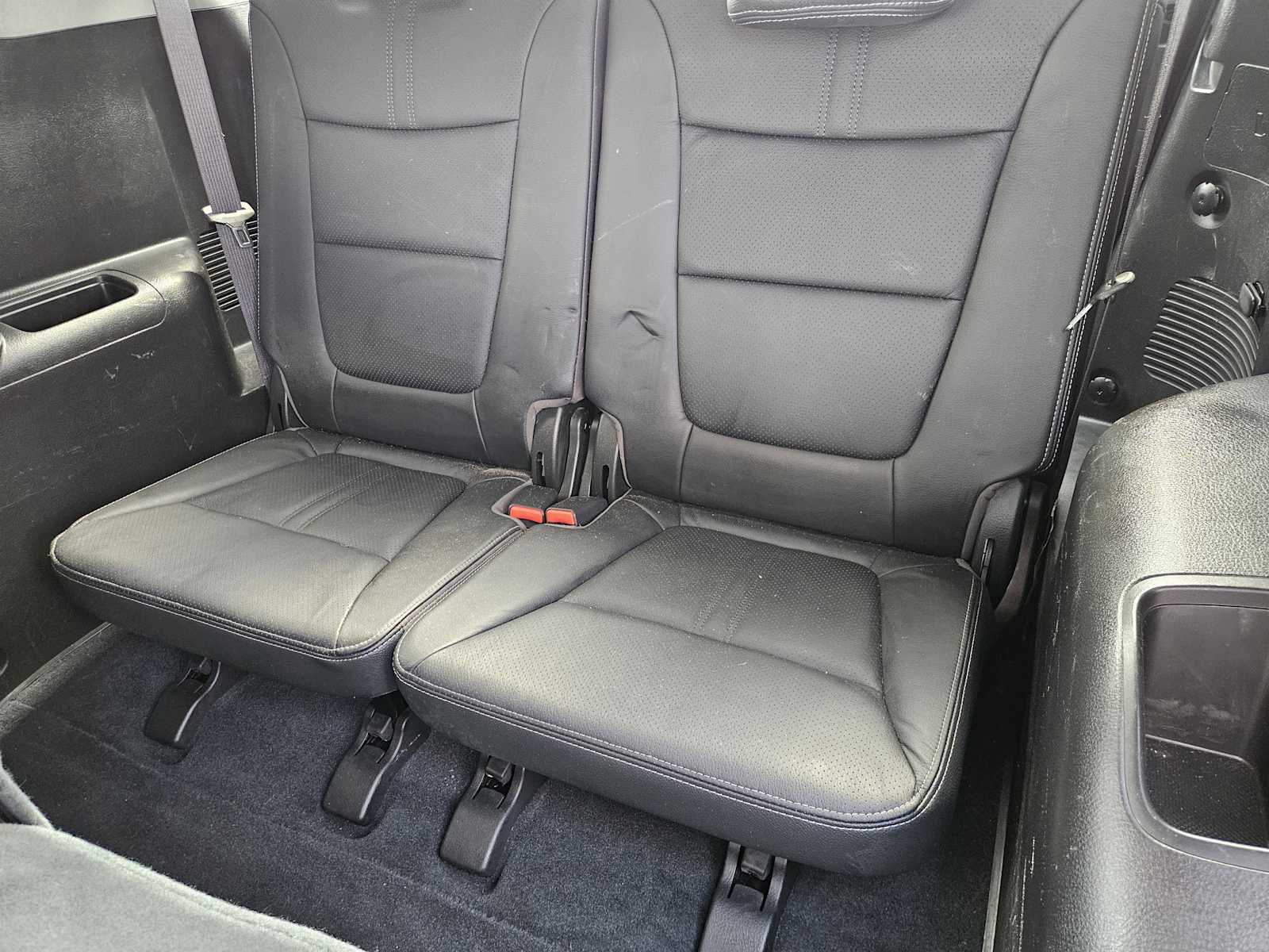 Thumbnail: 2011 Kia Sorento - 29