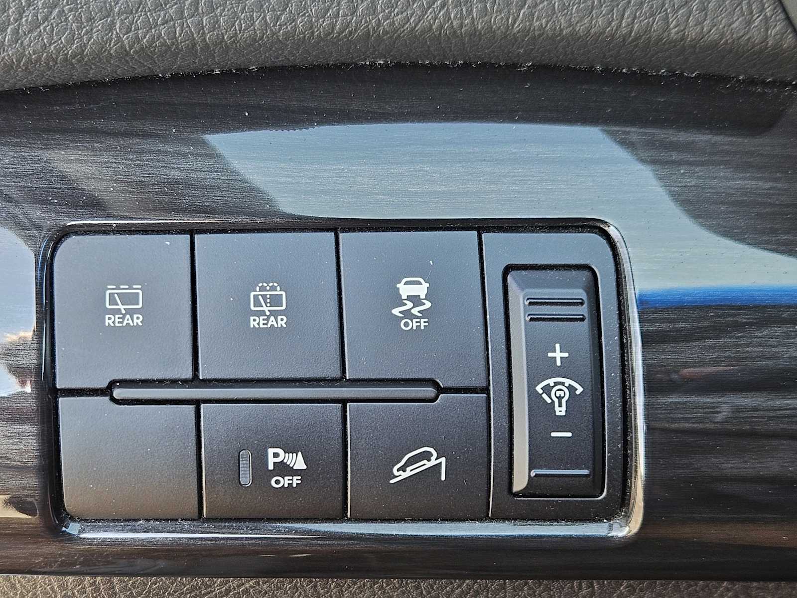Thumbnail: 2011 Kia Sorento - 18