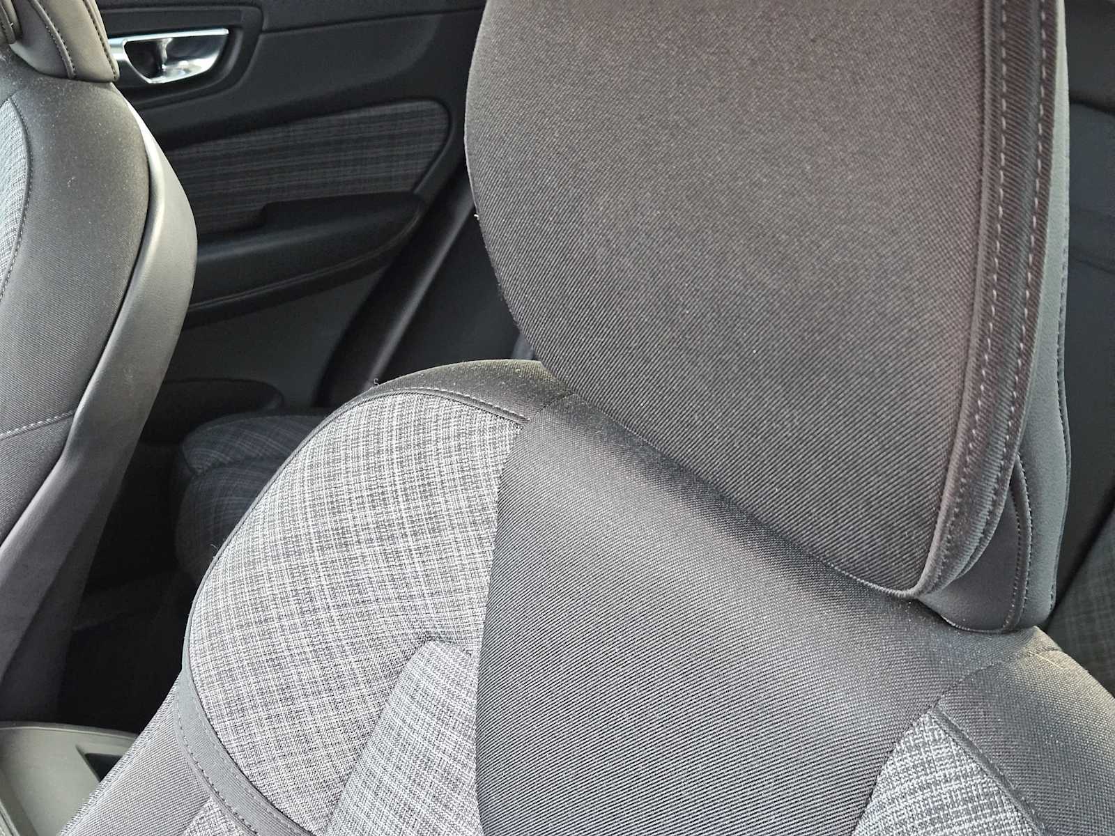 Thumbnail: 2023 Volvo XC60 - 15