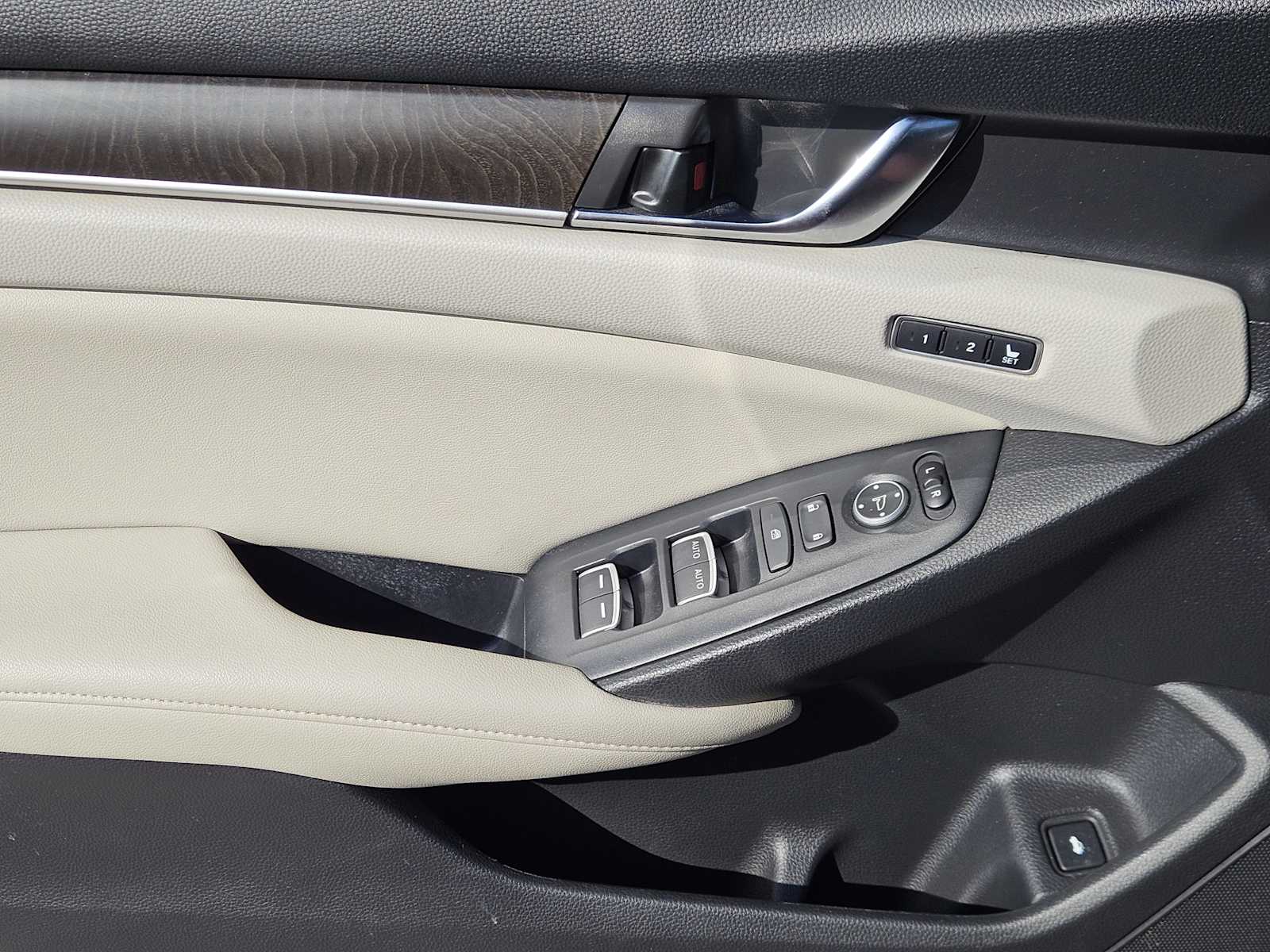 Thumbnail: 2019 Honda Accord - 21