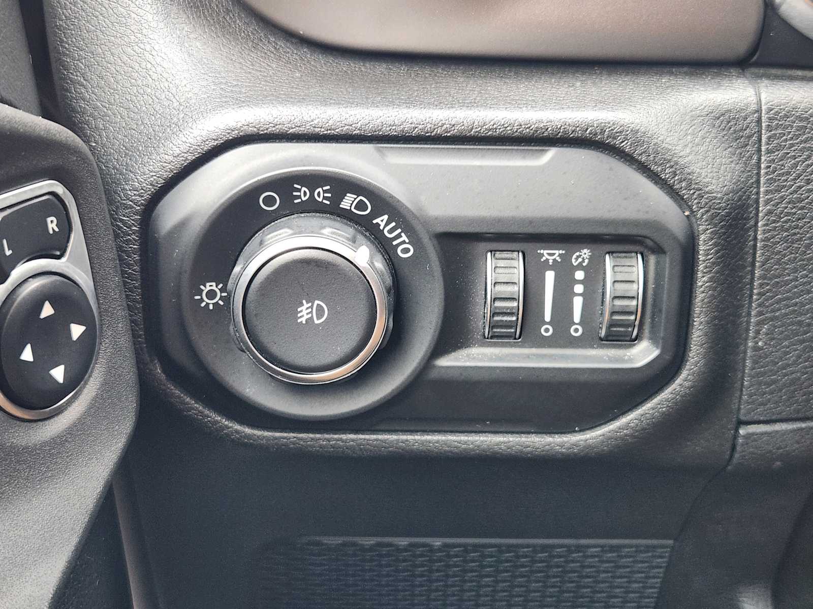 Thumbnail: 2018 Jeep Wrangler - 20