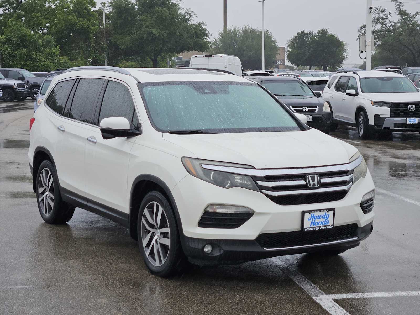 Thumbnail: 2017 Honda Pilot - 3