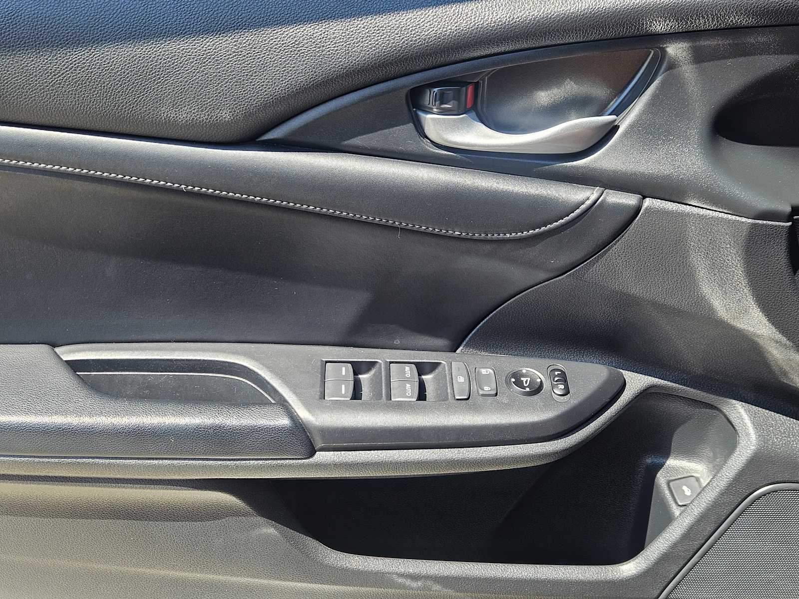 Thumbnail: 2020 Honda Insight - 22