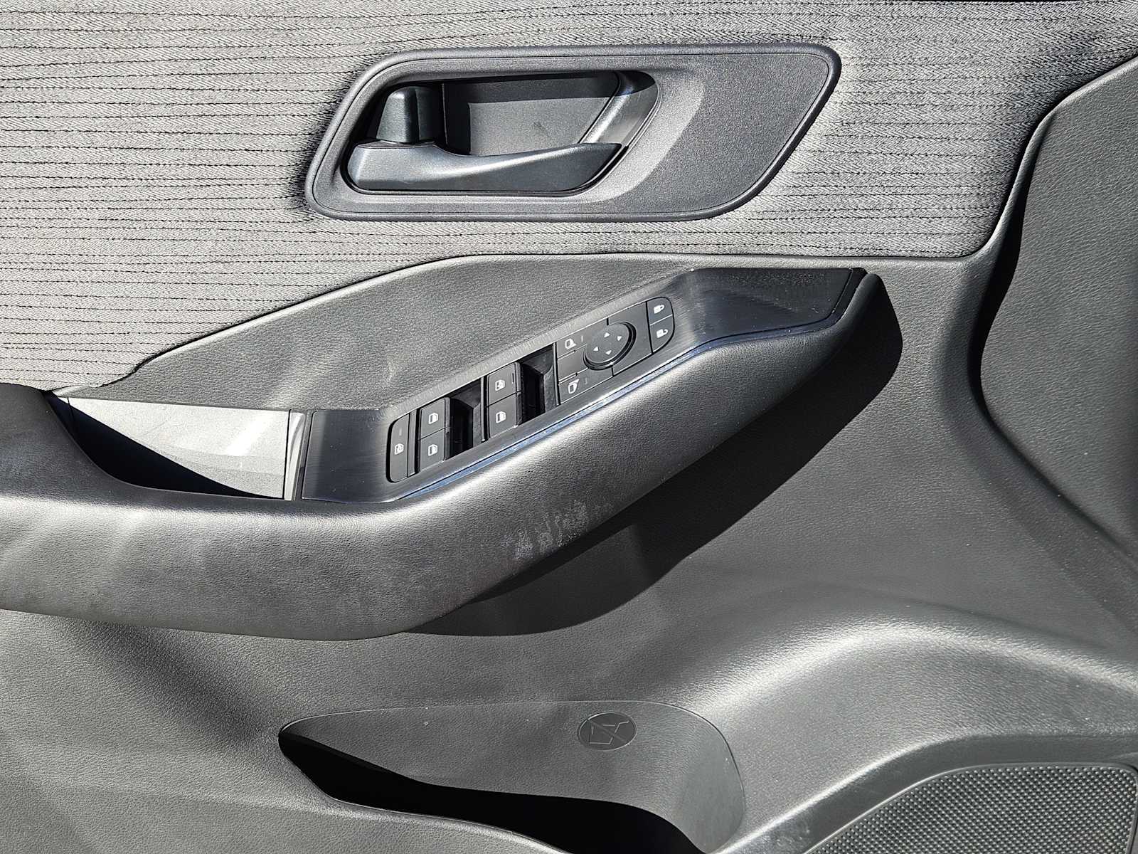 Thumbnail: 2023 Nissan Rogue - 21