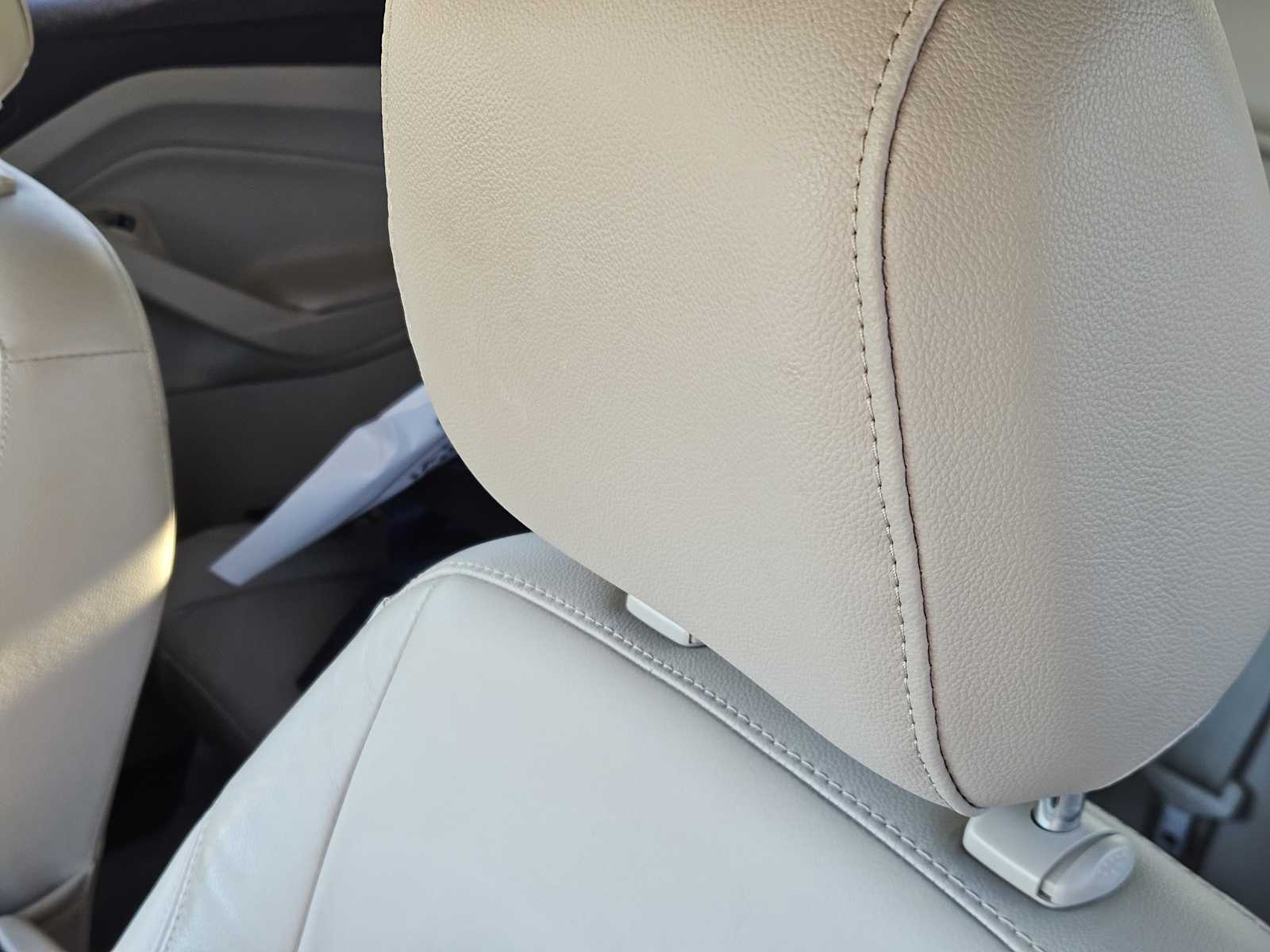 Thumbnail: 2016 Ford Escape - 15