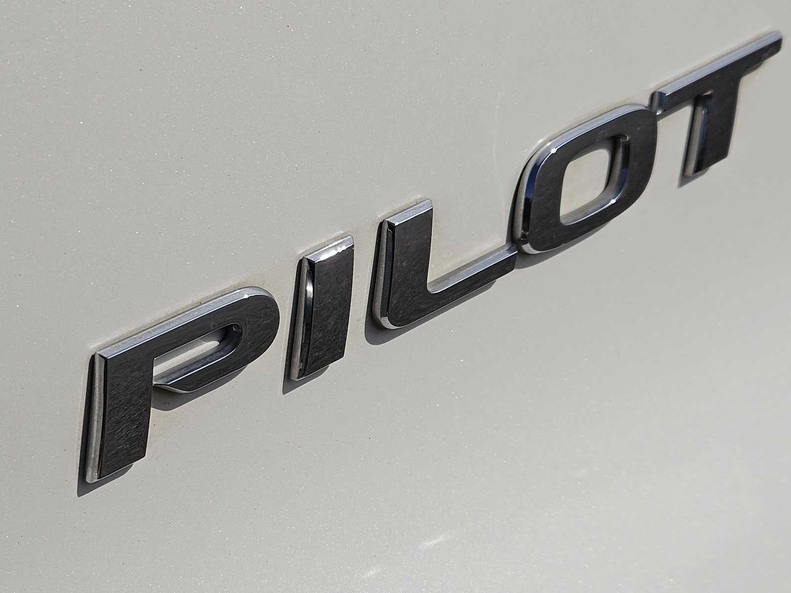 Thumbnail: 2016 Honda Pilot - 12