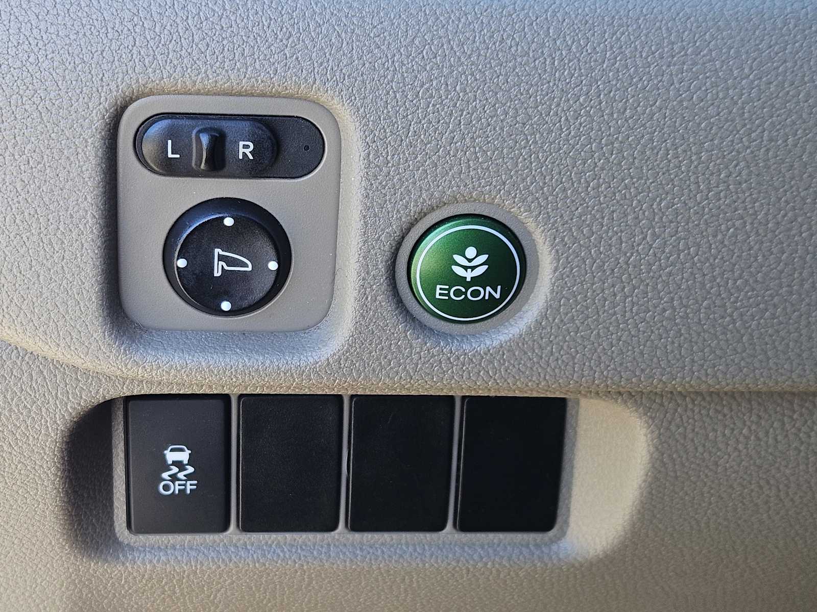 Thumbnail: 2016 Honda Pilot - 20