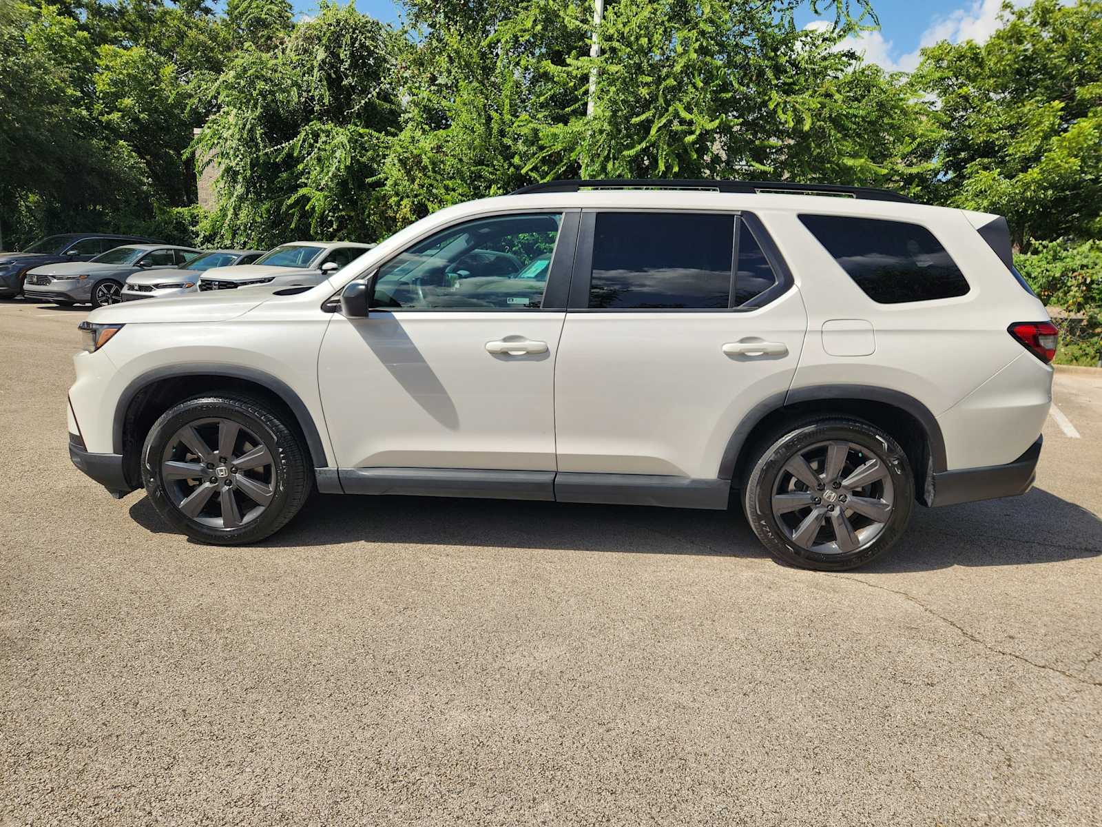 Thumbnail: 2023 Honda Pilot - 4
