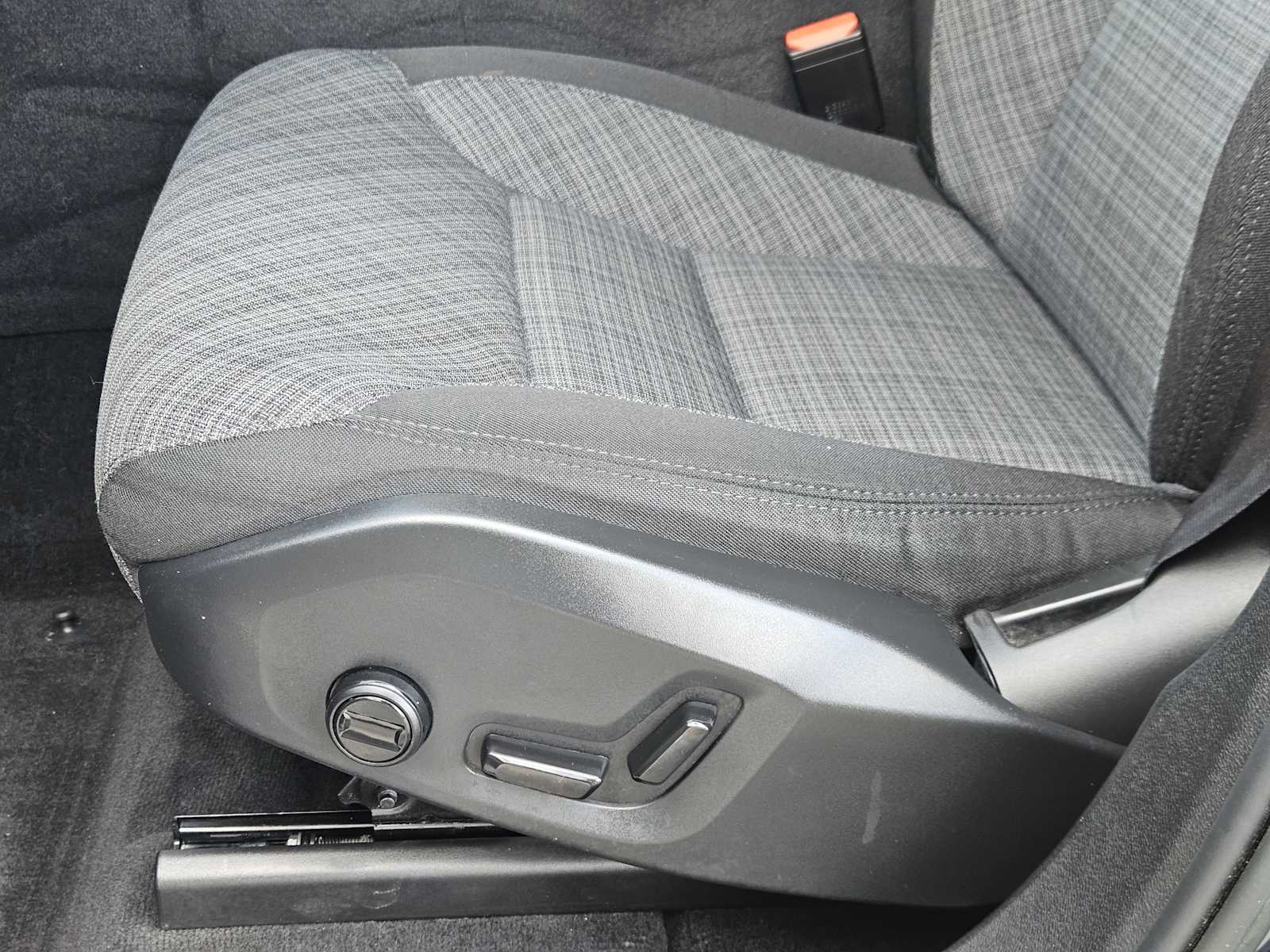 Thumbnail: 2023 Volvo XC60 - 23