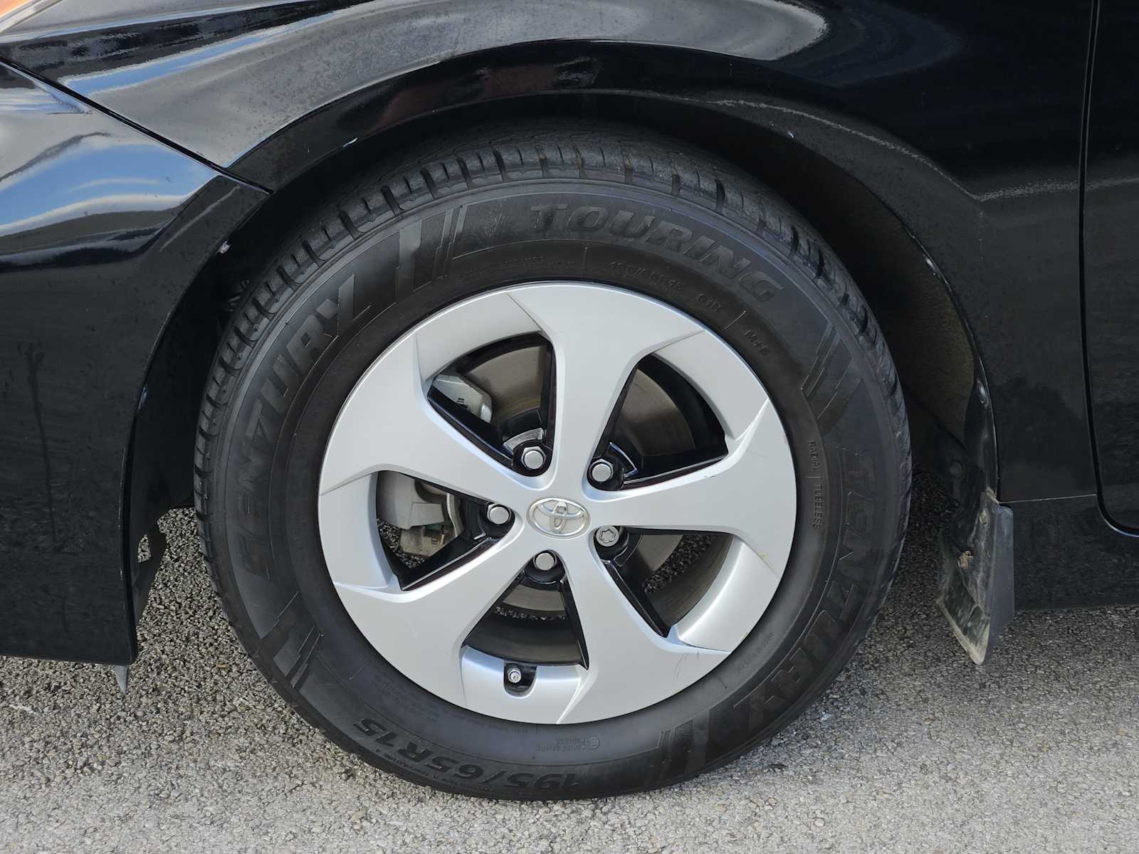 Thumbnail: 2013 Toyota Prius - 9