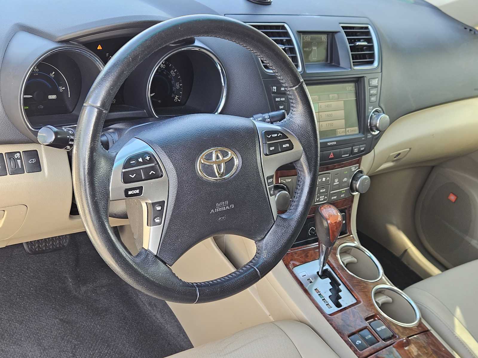Thumbnail: 2012 Toyota Highlander - 2