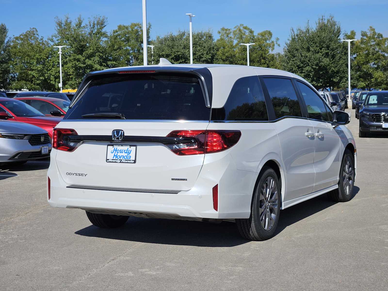2026 Honda Odyssey Touring photo 4