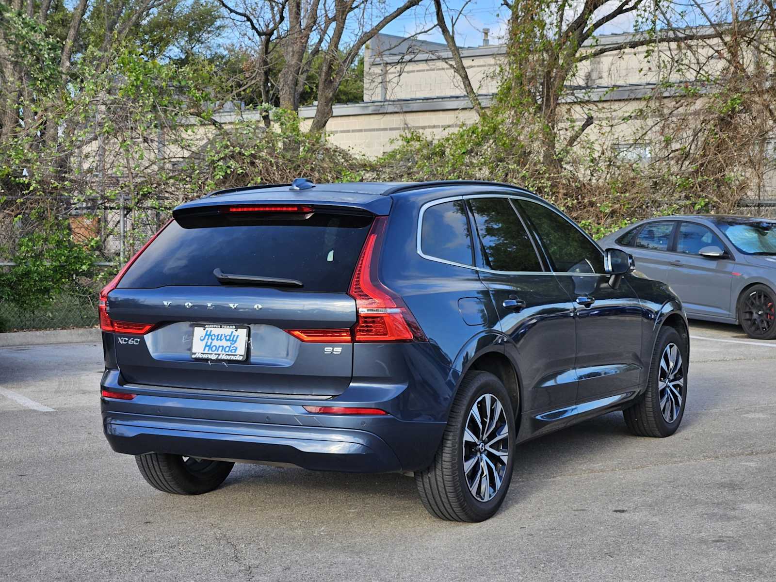 Thumbnail: 2023 Volvo XC60 - 6