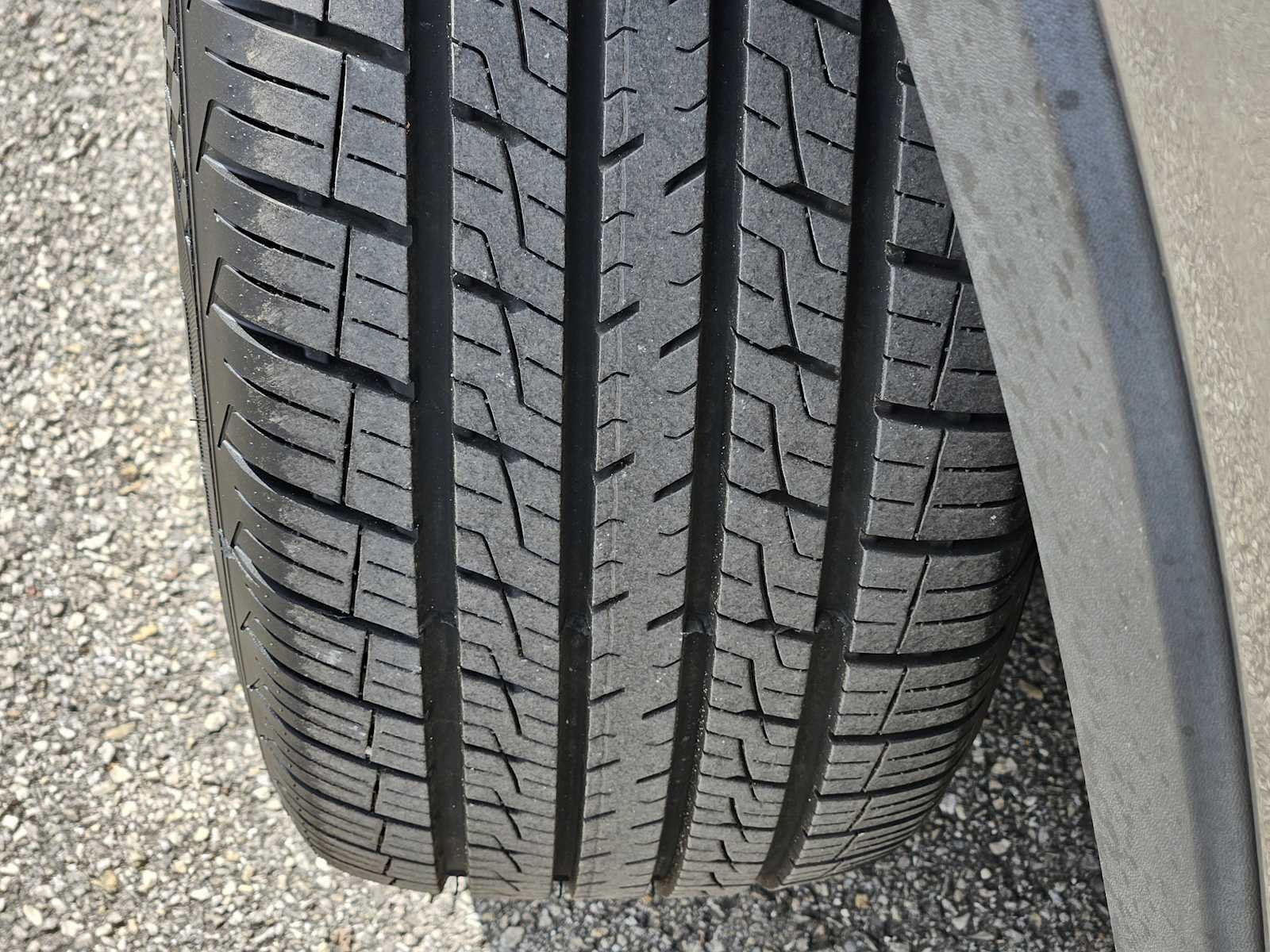 Thumbnail: 2011 Kia Sorento - 10