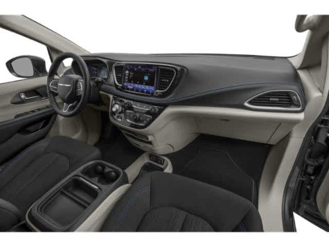 Thumbnail: 2021 Chrysler Pacifica - 18