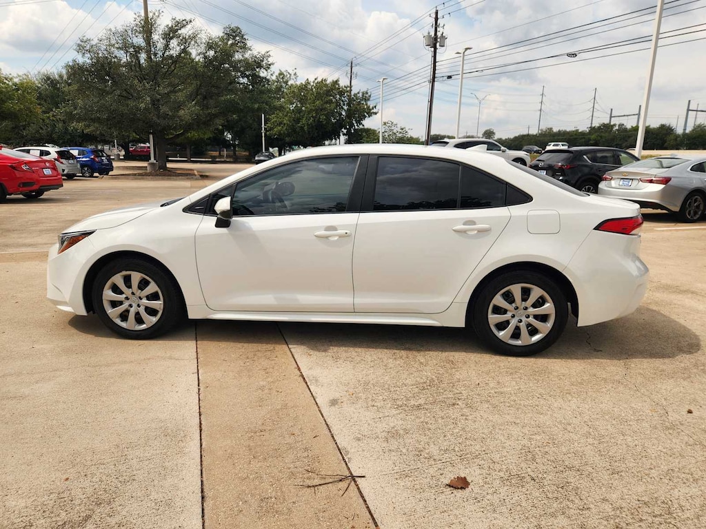 Used 2022 Toyota Corolla LE Sedan
