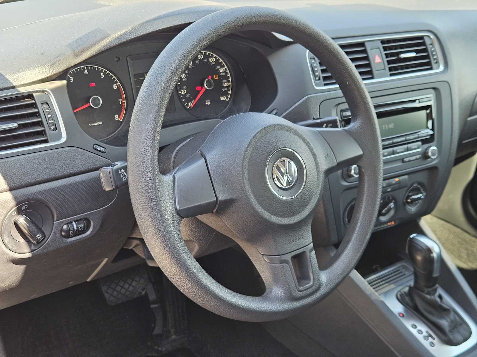 2014 Volkswagen Jetta S photo 2