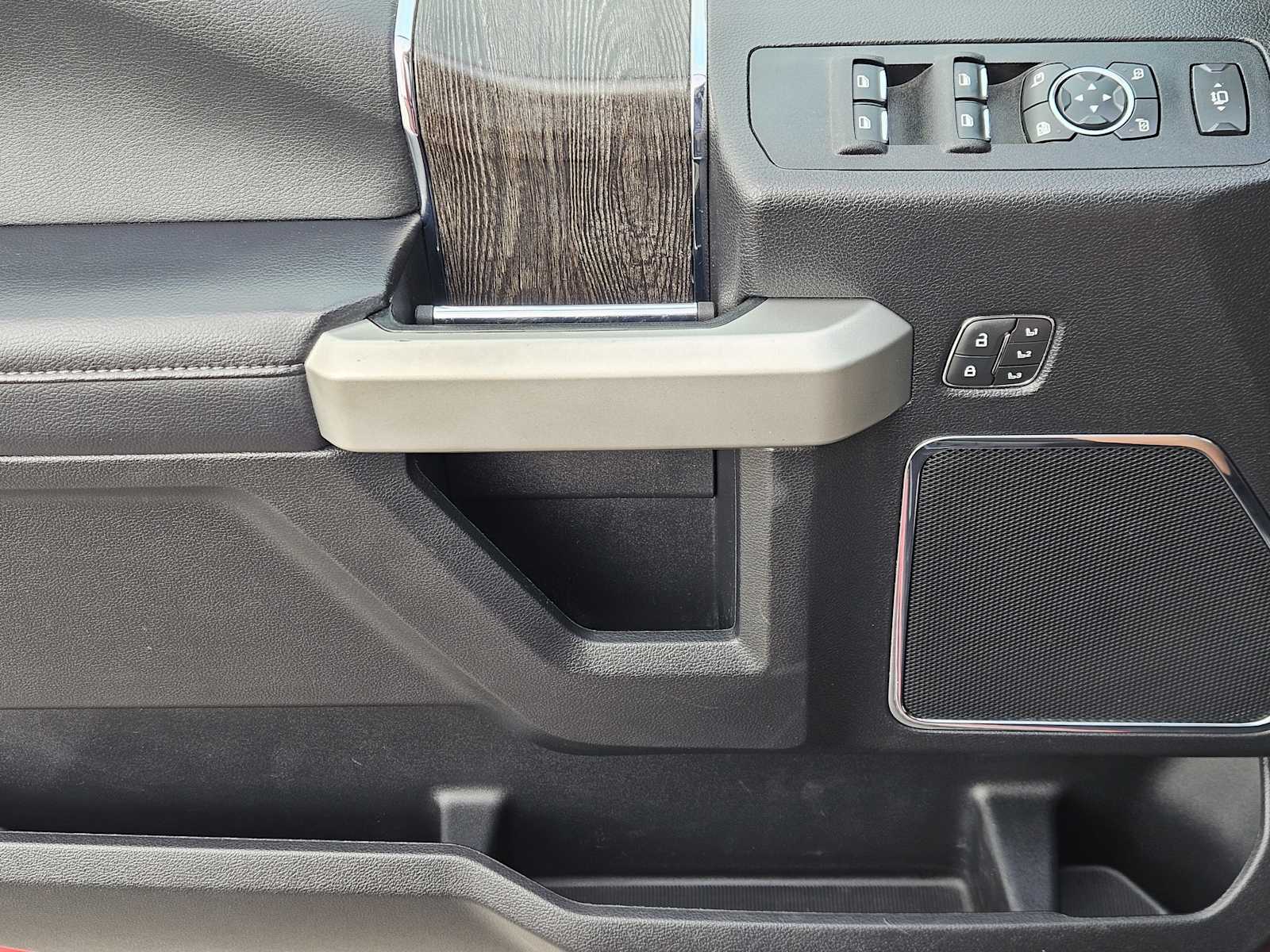 Thumbnail: 2020 Ford Econoline - 23