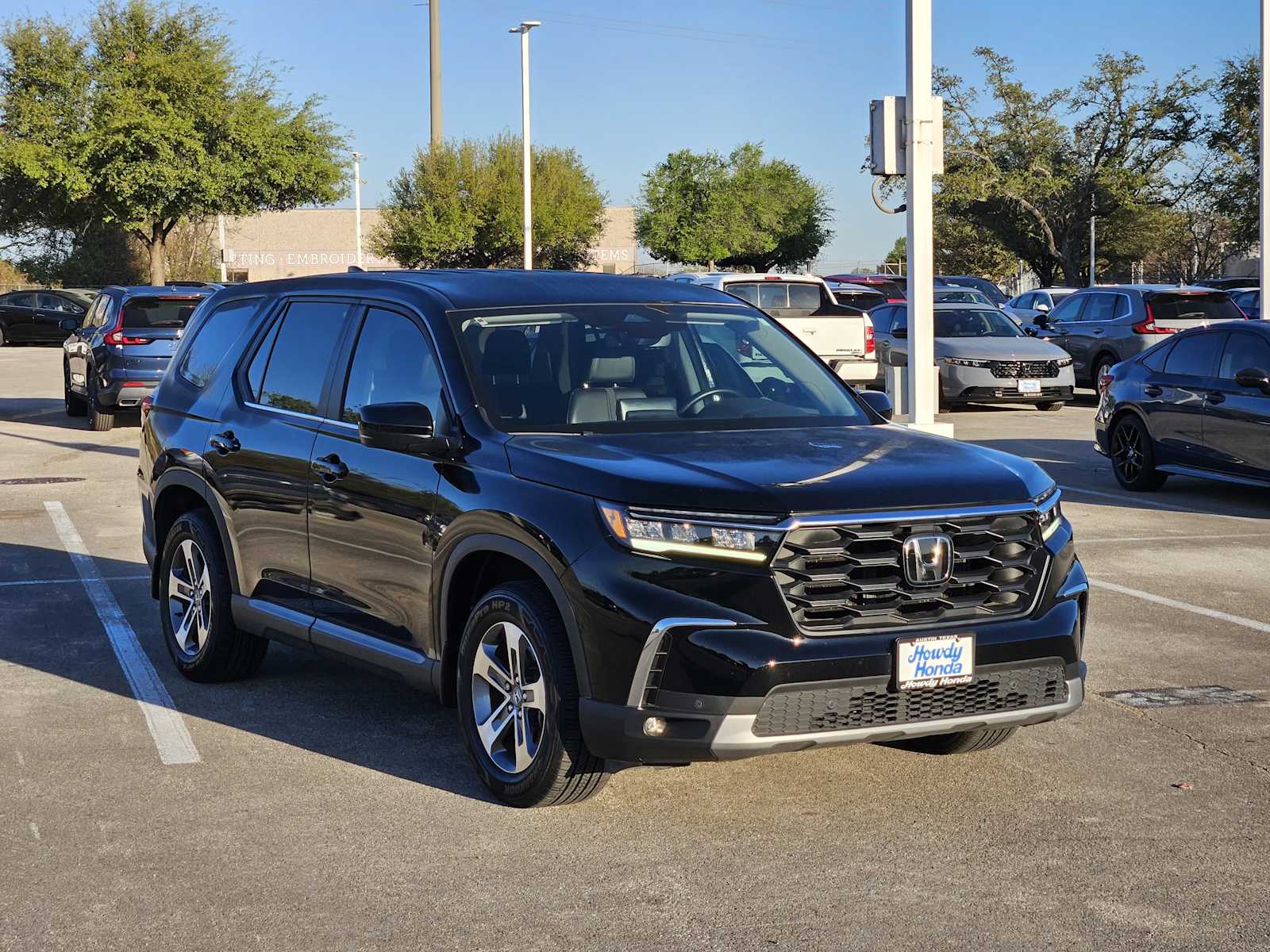 Thumbnail: 2023 Honda Pilot - 3