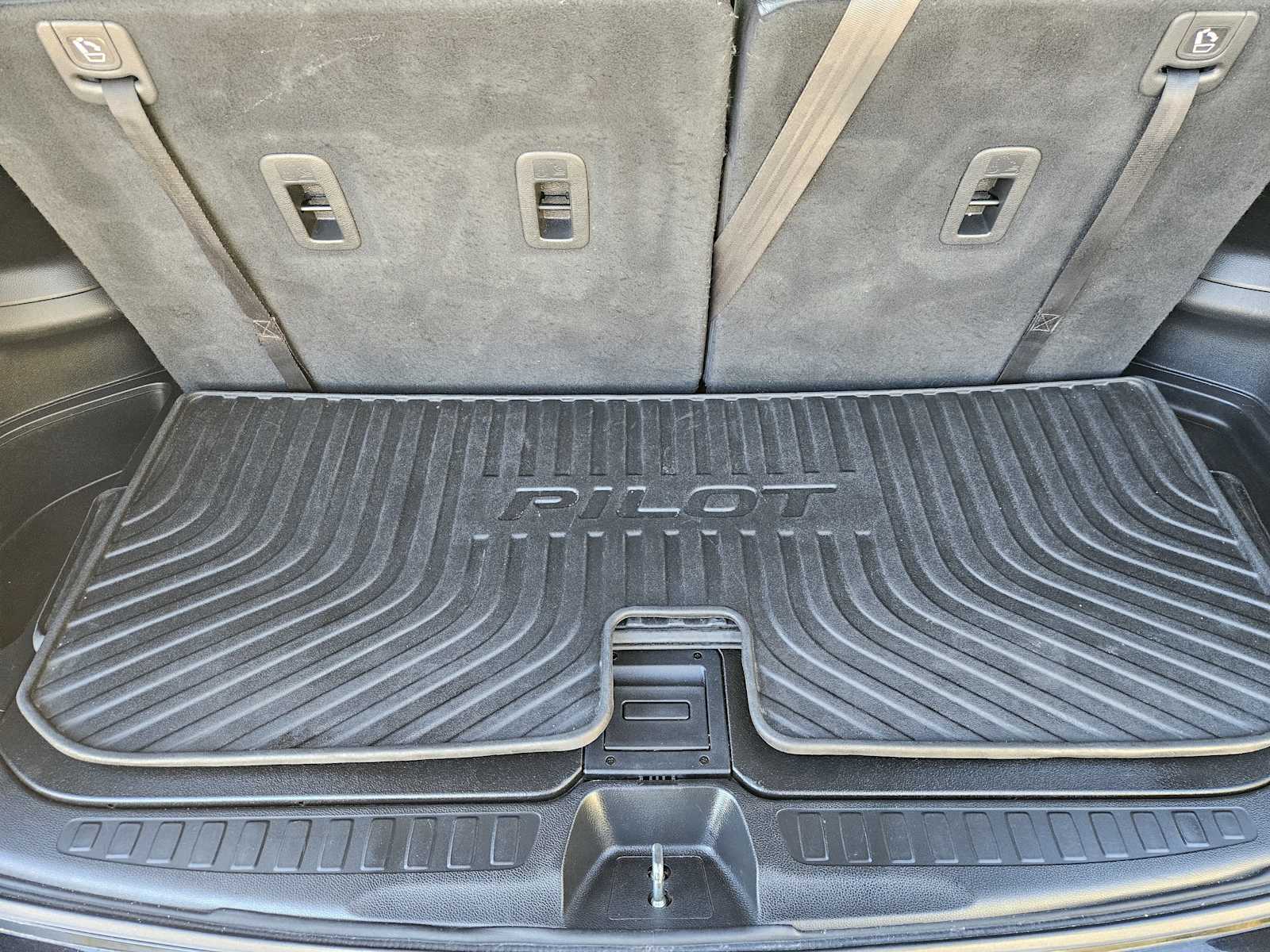 Thumbnail: 2019 Honda Pilot - 32