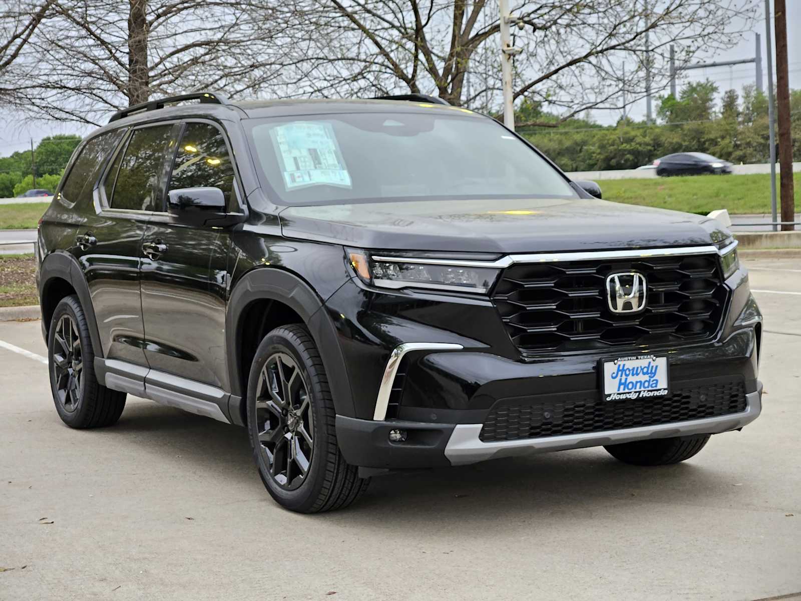 2025 Honda Pilot Touring photo 3