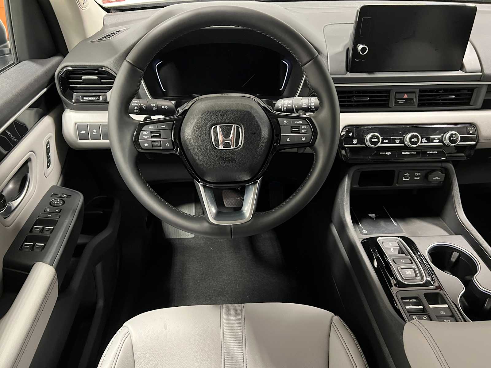 2025 Honda Pilot Touring 15