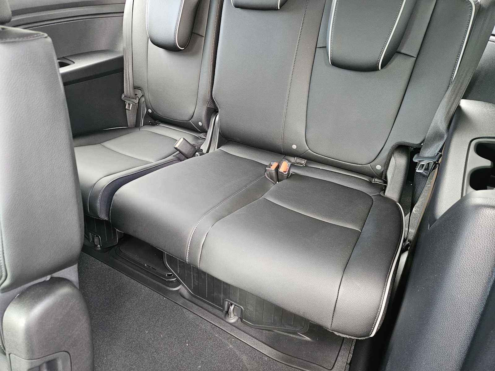 Thumbnail: 2026 Honda Odyssey - 25