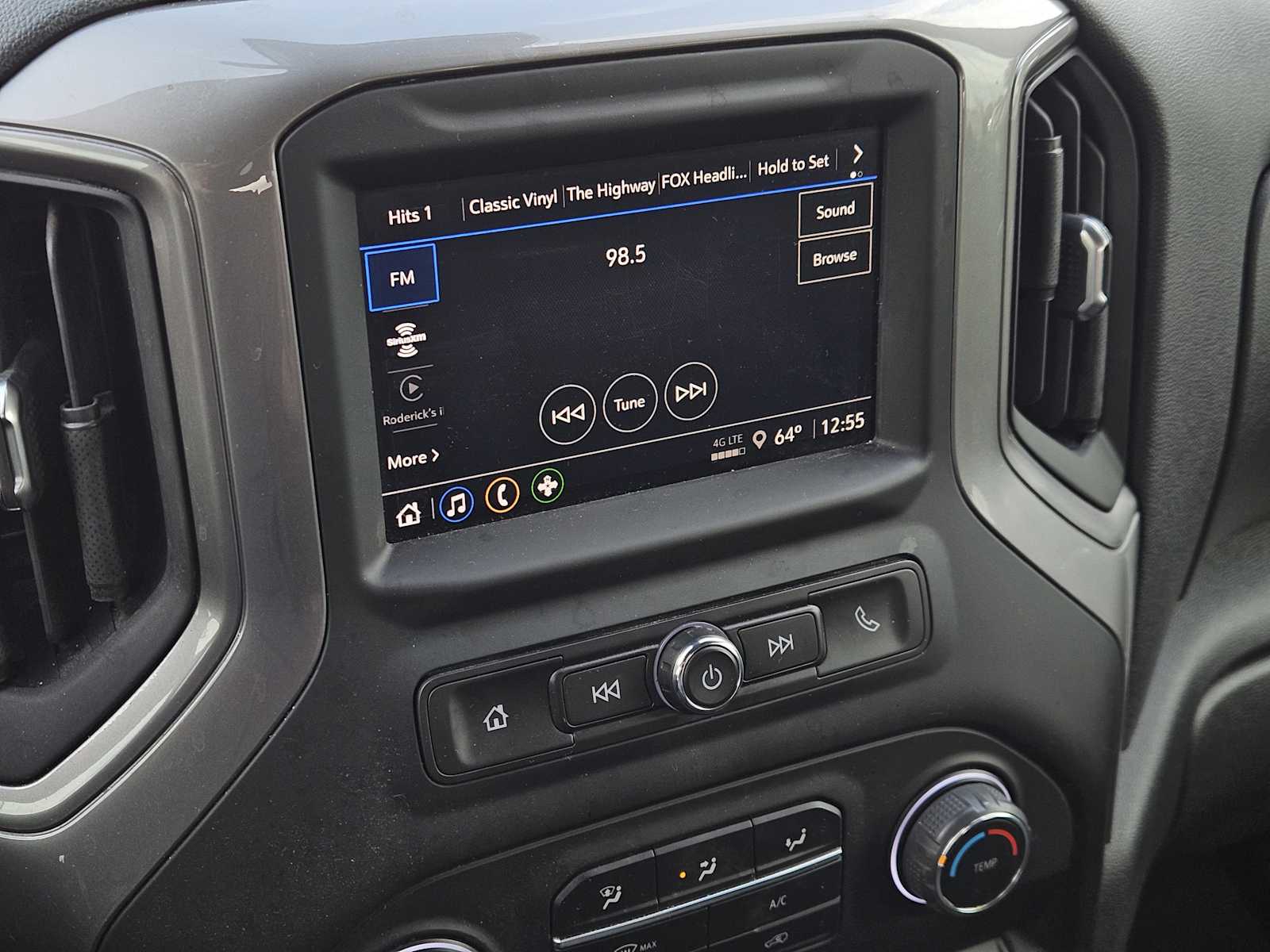 Thumbnail: 2022 Chevrolet Silverado 1500 - 16