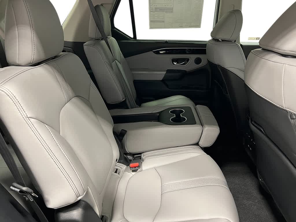 2025 Honda Pilot Touring 36