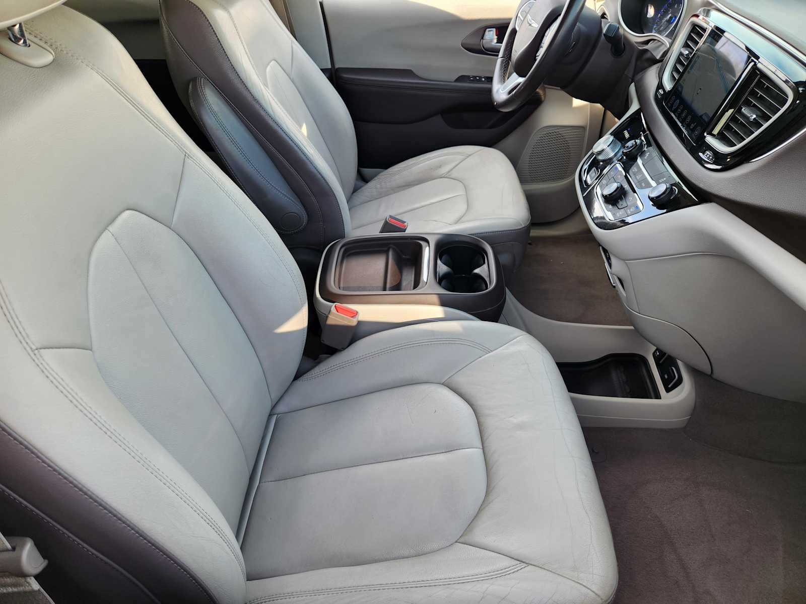 Thumbnail: 2017 Chrysler Pacifica - 13