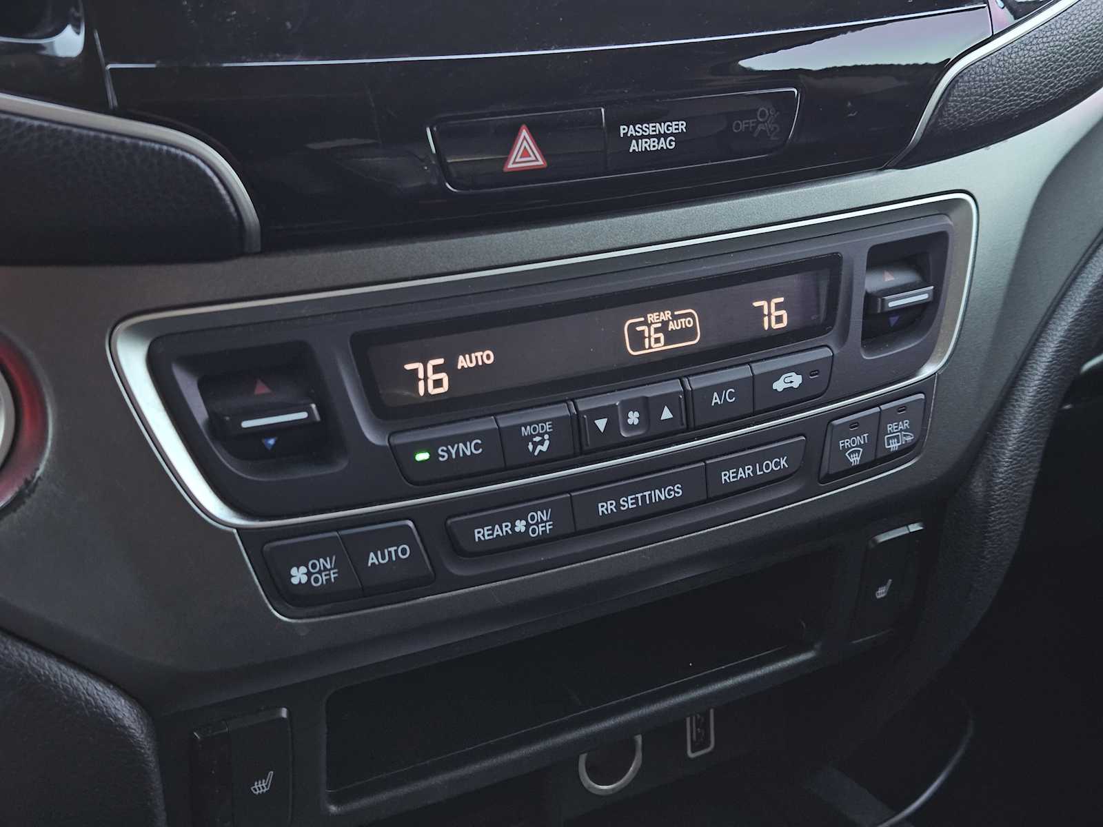 Thumbnail: 2019 Honda Pilot - 18