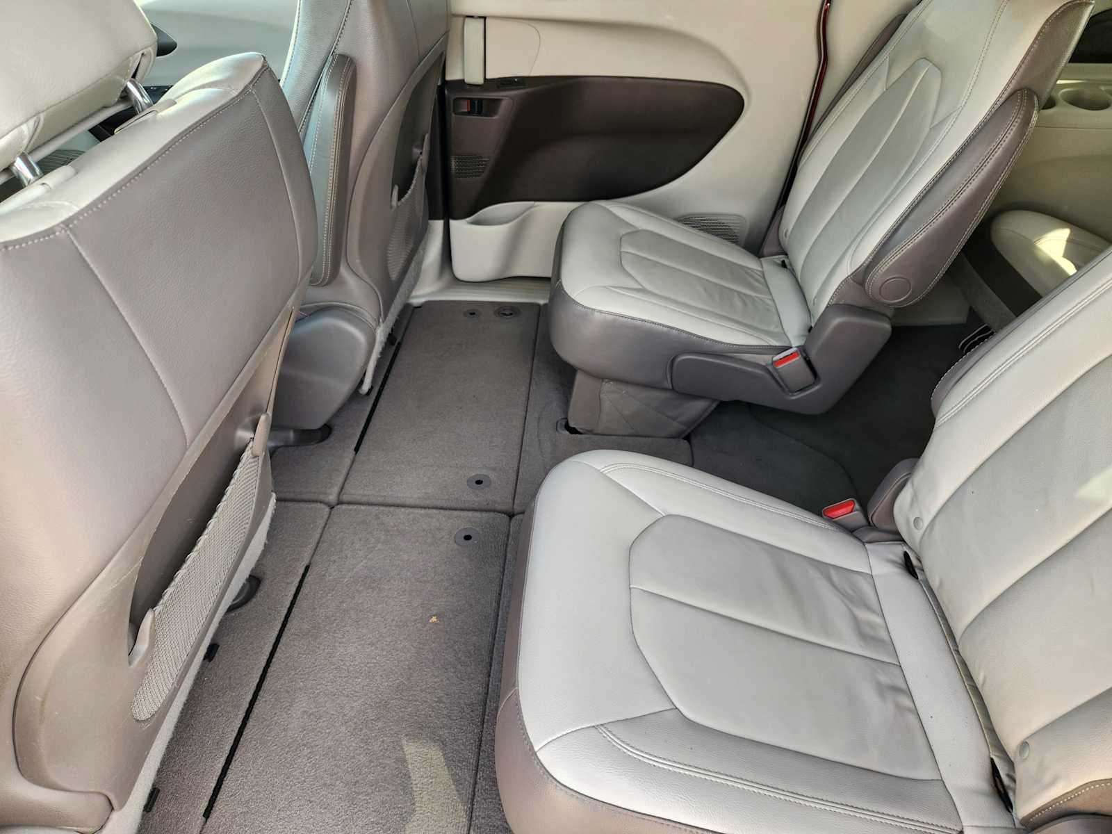 Thumbnail: 2017 Chrysler Pacifica - 29