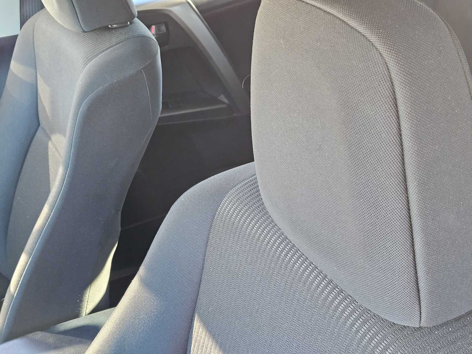 Thumbnail: 2017 Toyota RAV4 - 15