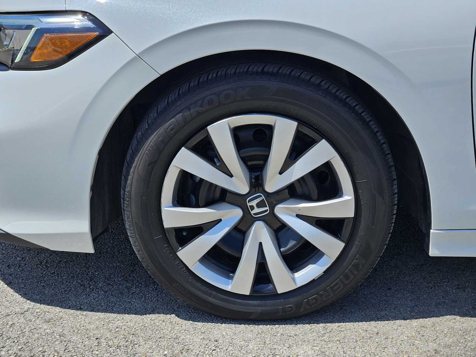2025 Honda Civic LX - Photo 9