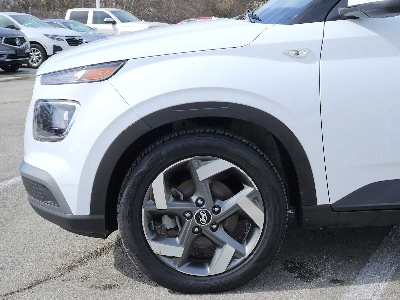 Thumbnail: 2023 Hyundai Venue - 8