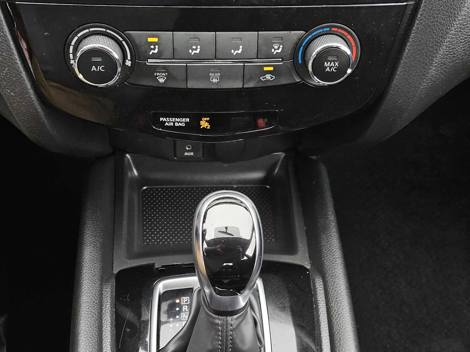 Thumbnail: 2018 Nissan Rogue Sport - 18