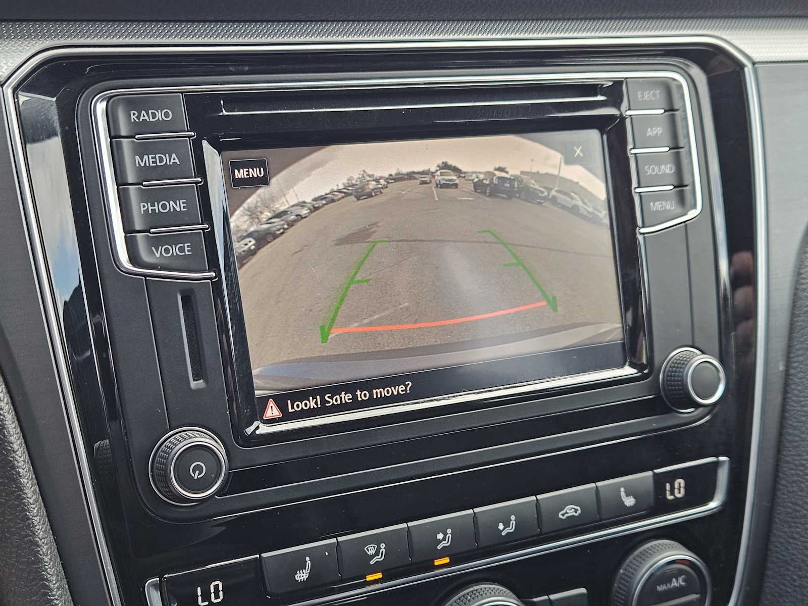 Thumbnail: 2018 Volkswagen Passat - 18