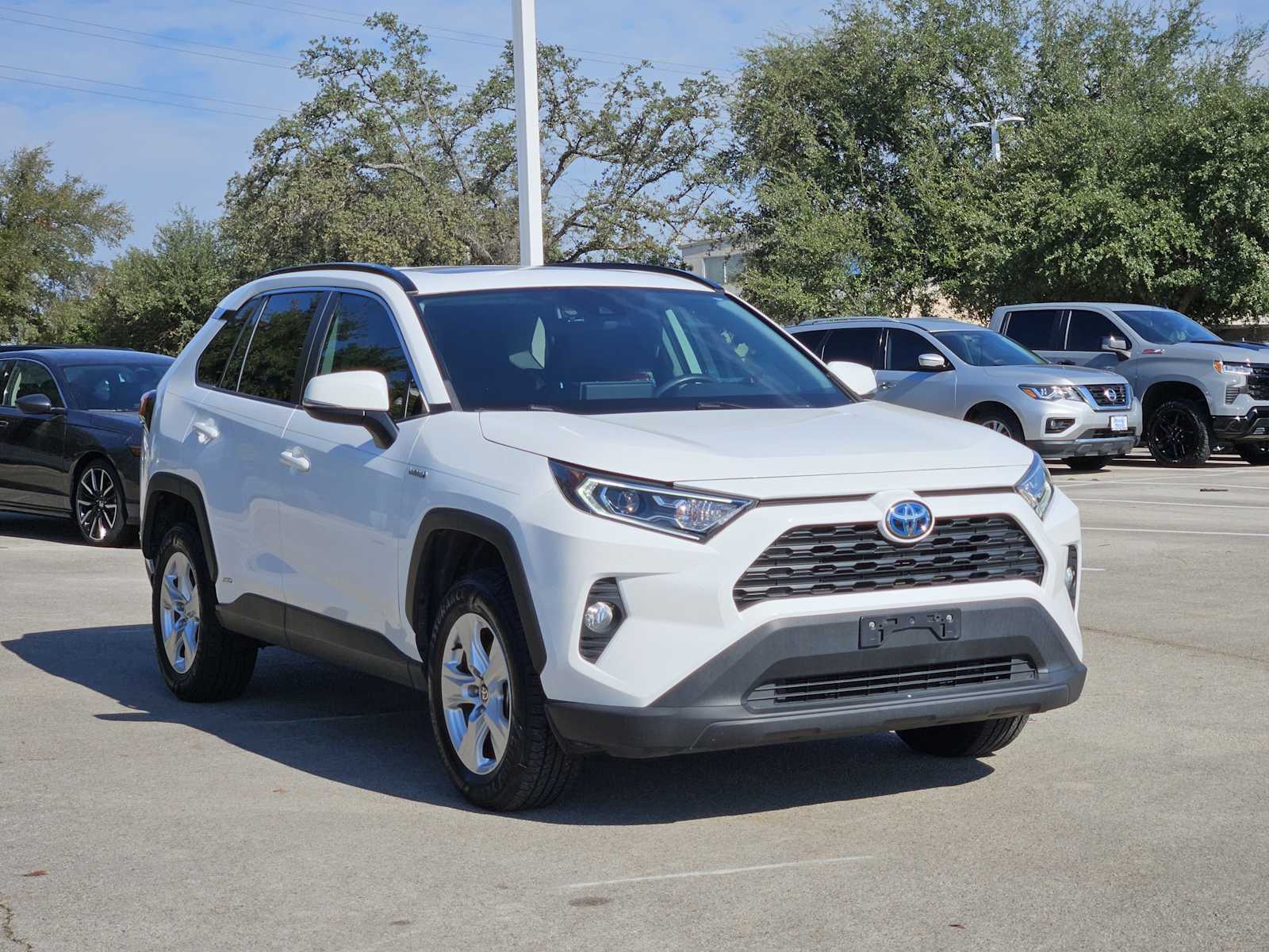 Thumbnail: 2021 Toyota RAV4 - 3