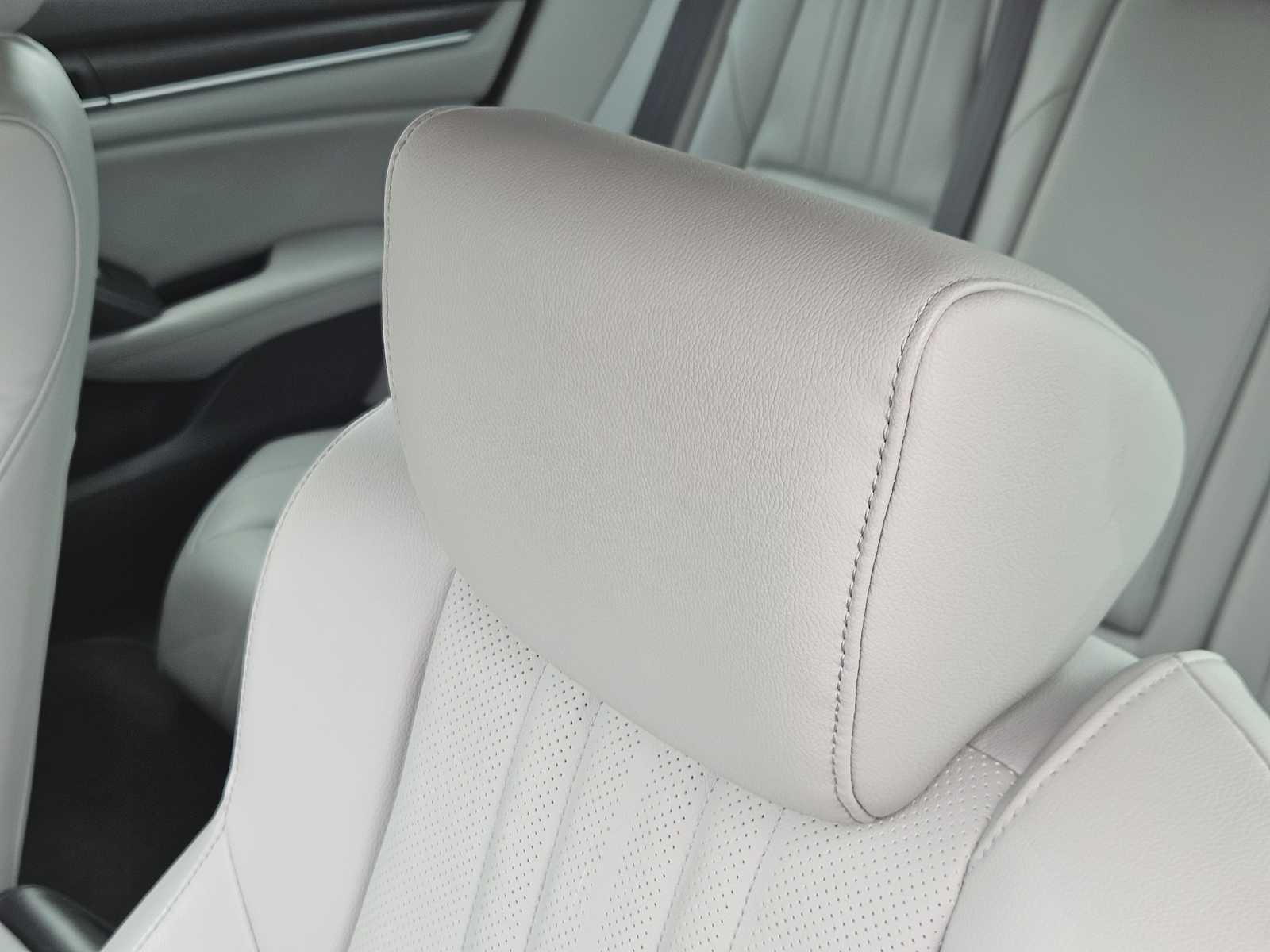 Thumbnail: 2018 Honda Accord - 15