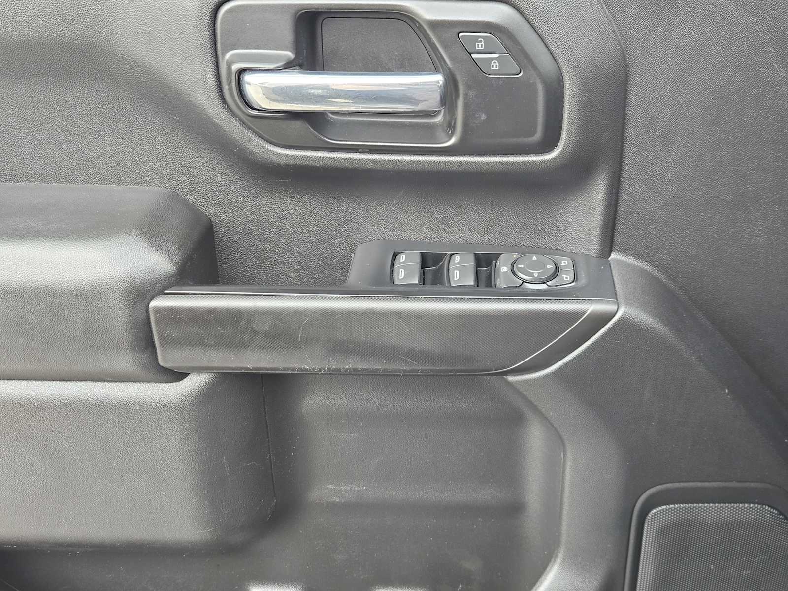 Thumbnail: 2020 Chevrolet Silverado 1500 - 22